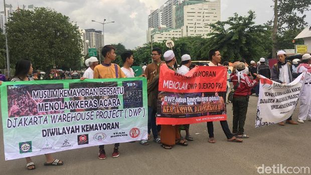  Demo menolak DWP di JIExpo Kemayoran, Jumat (15/12/2017)