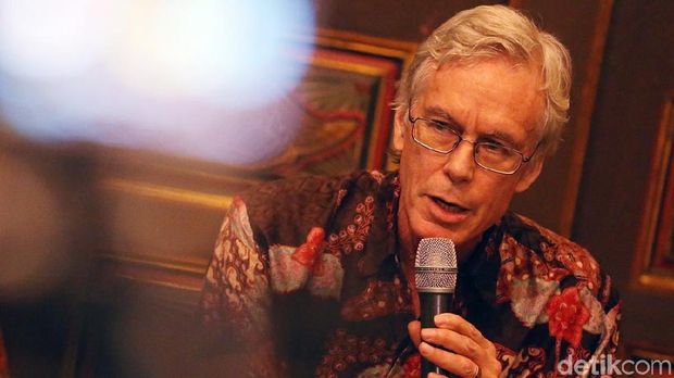 Peter Carey