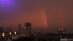 Cantiknya Pelangi Senja di Langit Timur Jakarta