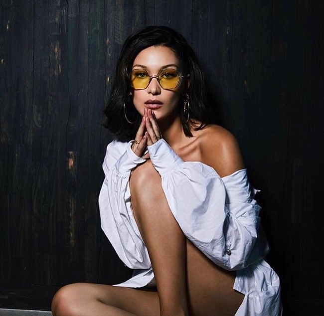 Tak kalah dengan sang kakak, Bella Hadid juga menjadi salah satu model paling populer di 2017. Ia punya 15,8 jutaan pengikut di Instagram. Foto: Instagram