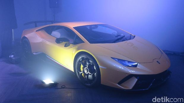 Akhir Tahun, 2 Mobil Super Mahal Meluncur di Jakarta 