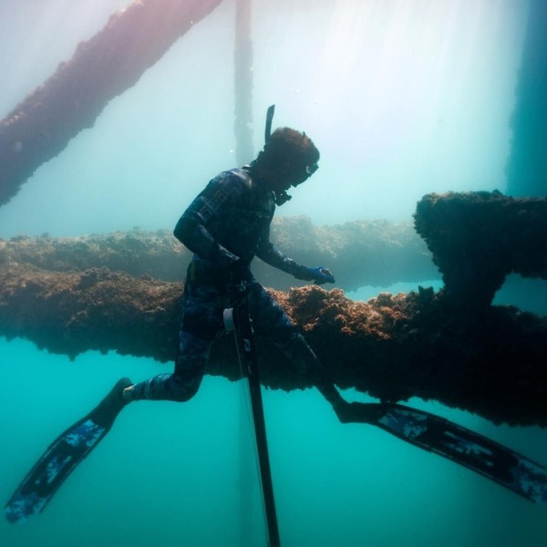 Fazza telah menyelam di banyak laut, dan juga berkunjung ke berbagai belahan di dunia. Diantaranya adalah Italia, Inggris, Islandia, Kanada, Tanzania, dan masih banyak nega lainnya. (faz3/Instagram) Fazza telah menyelam di banyak laut, dan juga berkunjung ke berbagai belahan di dunia. Diantaranya adalah Italia, Inggris, Islandia, Kanada, Tanzania, dan masih banyak nega lainnya. (faz3/Instagram)
