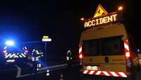 Bus ditabrak dengan sangat parah, kata jaksa penuntut umum di Perpignan, Jean-Jacques Fagny seperti dilansir kantor berita AFP, Jumat (15/12/2017). Foto: AFP