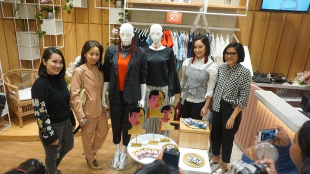 Gandeng Tatjana Saphira & Karina Salim, Cottonink Rilis Aksesori 