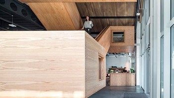 Kantor ini memadukan berbagai desain. Foto: Design Boom