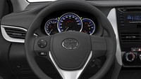 Beralih ke interior, mobil ini memiliki desain lebih modern dan setir tiga palang, mirip Corolla Altis. Foto: Paultan