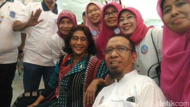 Temu Alumni SMA 1 Yogya: Rommy Ngeband, Susi Jadi Bintang Selfie