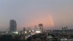 Cantiknya Pelangi Senja di Langit Timur Jakarta