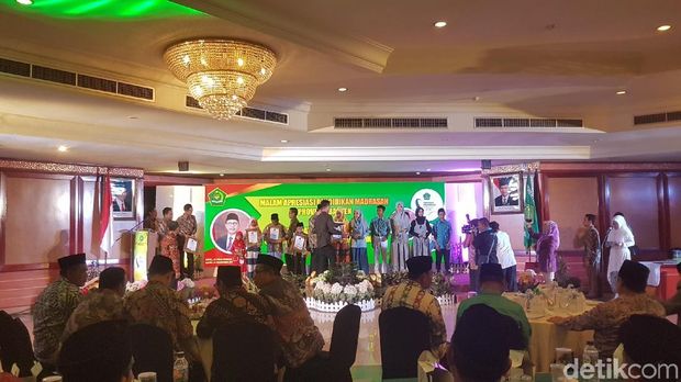 Acara malam apresiasi pendidikan madrasah di Banten