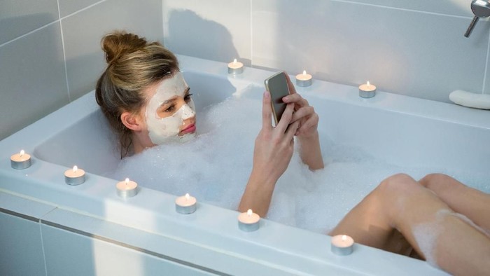 Bathtub masa kini tak cuma berfungsi untuk mandi (Foto: ilustrasi/thinkstock) Bathtub masa kini tak cuma berfungsi untuk mandi (Foto: ilustrasi/thinkstock)