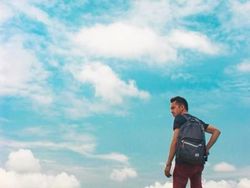 Aksi Menantang Maut Rooftopper Lokal di Gedung Tertinggi Jakarta
