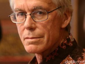 Peter Carey: Jejak Khilafah Bukan Film Sejarah, Ini Propaganda
