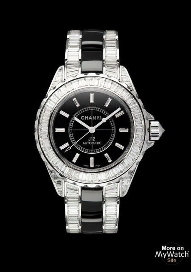 Salah satu ciri khas jam tangan Chanel J12 seperti yang dipakai Deisti adalah material keramik yang digunakan pada bagian strap atau tali. Chanel menggunakan material keramik yang membuat jam terlihat mewah dan elegan. Seperti jam tangan Chanel model J12 Haute Joaillerie ini harganya 500 ribu euro atau sekitar Rp 7,9 miliar. (Dok. MyWatch Site)