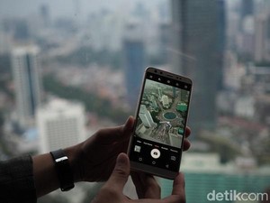 Ponsel Luna G8 Meluncur, Dipersenjatai Empat Kamera