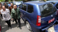 Plt Ketua DPR Fadli Zon didampingi Ketua BURT Anton Sihombing melakukan inspeksi mendadak ke sejumlah tempat di Komplek Parlemen, Senayan, Jakarta, Jumat (15/12/2017).