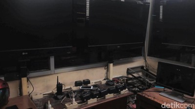 Mencengangkan! Banyak CCTV-Monitor di Control Room DPR Tak Berfungsi
