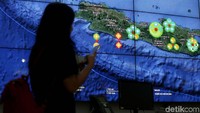 Proses pencarian dan evakuasi korban akibat gempa tersebut dilakukan. Pihak BNPB melakukan koordinasi terus dengan BPBD terkait pendataan.