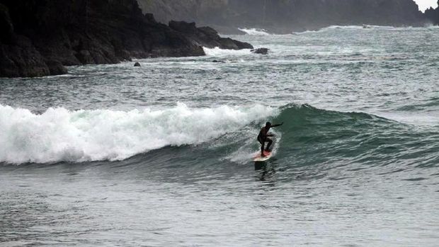 Ini 'Surganya' Para Surfer di Malang Selatan