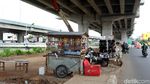Kolong Tol Becakayu Mulai Ramai PKL