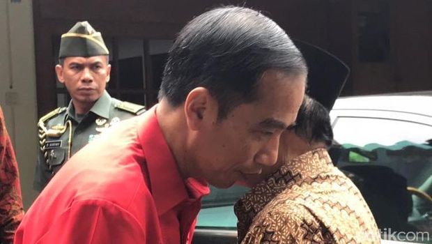 Momen akrab Presiden Jokowi dan BJ Habibie usai Rakornas 3 Pilar PDIP