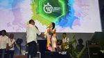 Aksi Menaker dan Dirut BPJS TK Nyanyi Bareng Via Vallen