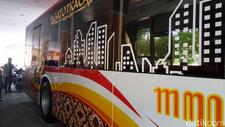 Sensasi Rapat di Dalam Bus Bisa Segera Dirasakan di Solo Sensasi Rapat di Dalam Bus Bisa Segera Dirasakan di Solo