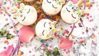 Ini bukan donat, tapi macaron! Ternyata macaron bisa juga yaa dibuat bentuk unicorn. Anda bisa mendapatkan macaron yang satu ini di Mac Lab Bakery, Amerika Serikat. Foto: Istimewa