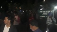 Warga turun tadi sebelum pukul 24.00 WIB, ujar warga Kalibata City, Meli, Jumat (15/12/2017). (Foto: Dok. Istimewa)