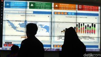 Sampai hari ini tercatat 3 orang meninggal. Dua orang tertimpa tembok rumah roboh, kata Kepala Pusat Data, Informasi, dan Humas BNPB, Sutopo Purwo Nugroho, dalam jumpa pers di Graha BNPB, Jalan Pramuka, Jakarta Timur, Sabtu (16/12/2017).
