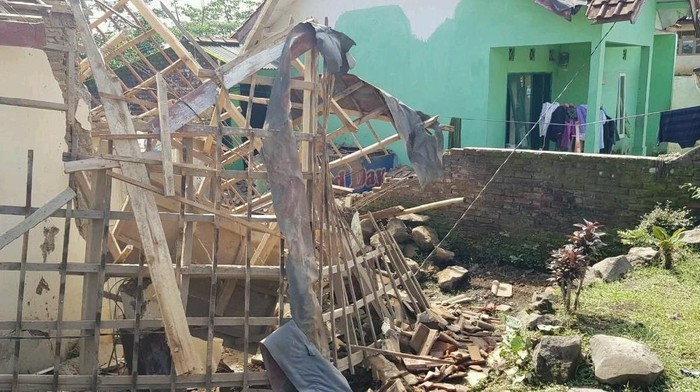 Melihat 30 Rumah di Cilawu Garut yang Rusak Diguncang Gempa 6,9 SR