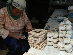 Jelang Natal, Omzet Kerajinan Fiberglass di Jombang Melonjak