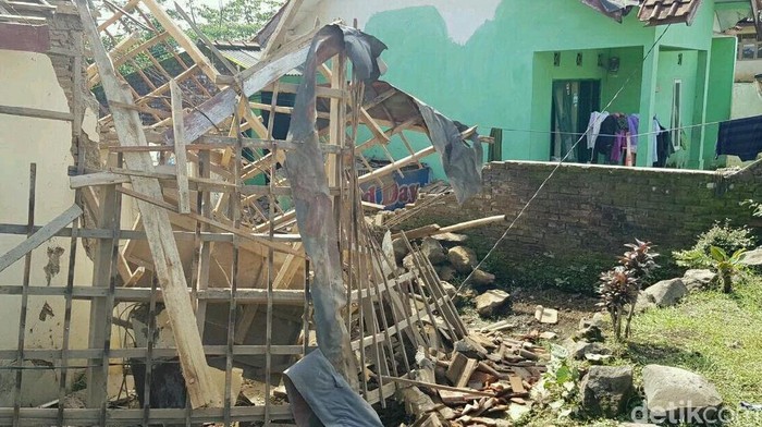 Asuransi Apa yang Cocok Buat Hadapi Bencana?