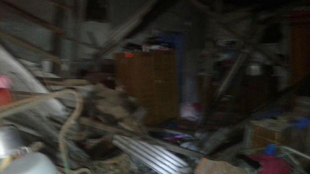 Kerugian akibat gempa ditaksir ratusan juta rupiah.