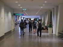 Konflik India-Pakistan, Belasan Wisatawan India Terlantar di Bandara KLIA