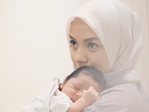 Sibuk Urus 4 Anak, Enno Lerian Ogah Balik ke Panggung Hiburan