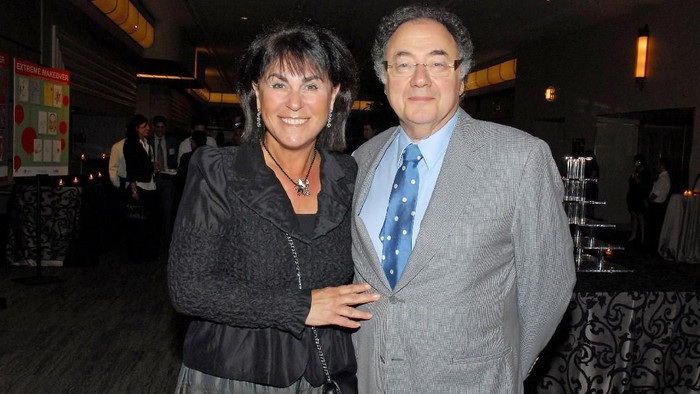Honey and Barry Sherman, Chairman and CEO of Apotex Inc., are shown at the annual United Jewish Appeal (UJA) fundraiser in Toronto, Ontario, Canada, August 24, 2010. Picture taken August 24, 2010.  The Globe and Mail/Janice Pinto/via REUTERS  ATTENTION EDITORS - THIS IMAGE HAS BEEN SUPPLIED BY A THIRD PARTY. MANDATORY CREDIT. CANADA OUT. NO COMMERCIAL OR EDITORIAL SALES IN CANADA. NO RESALES. NO ARCHIVE.