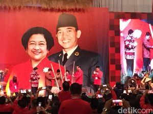 Jokowi-JK dan Megawati-Habibie Tumbuk Padi Bersama di Rakornas PDIP
