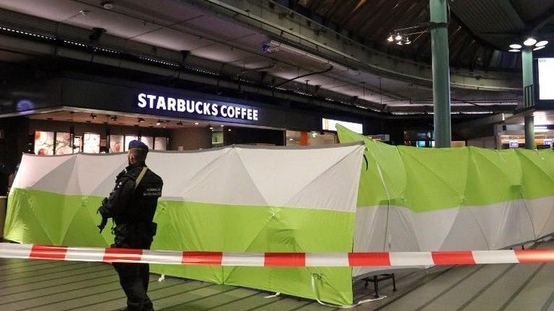 Ancam Polisi Militer, Pria Berpisau Ditembak di Bandara Schiphol Ancam Polisi Militer, Pria Berpisau Ditembak di Bandara Schiphol