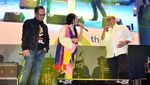 Aksi Menaker dan Dirut BPJS TK Nyanyi Bareng Via Vallen