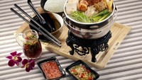 Raa Cha Suki & BBQ juga disukai pencinta suki. Ada aneka isian suki berharga murah meriah di sini. Mulai dari Rp 3.636 hingga Rp 6.000 per piring. Kalau tak mau repot pilih, ada juga paketnya! Foto: Istimewa