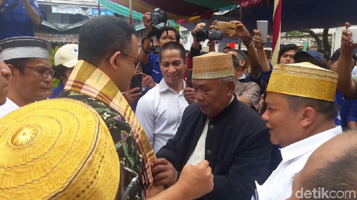 Anies Hadiri Peresmian Kantor Sekretariat RW di Ancol