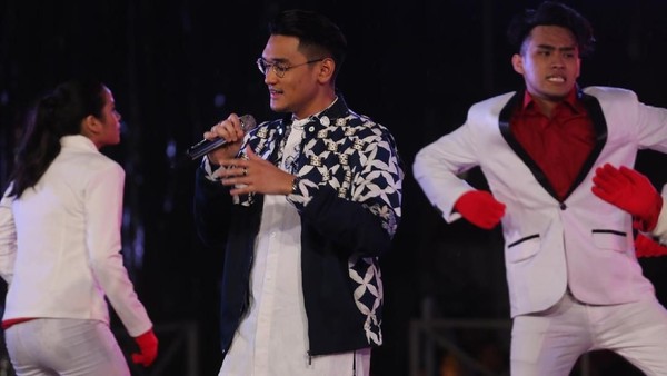 Pesona Afgan di Atas Panggung Transmedia 16