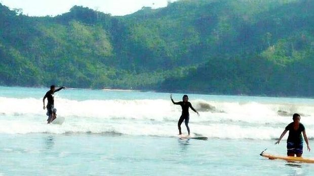 Pantai Lenggoksono Malang Ternyata Surfing Ga Harus Pergi