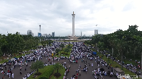 Setelah pukul 07.00 WIB, massa masih terus berdatangan ke lokasi.