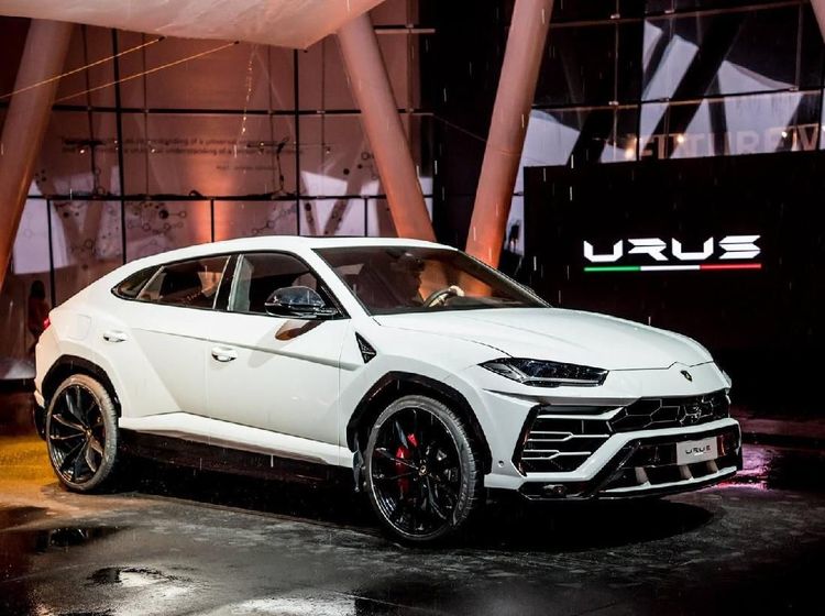 Lamborghini Urus Meluncur di Singapura