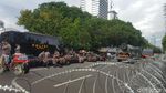 Foto: Panjangnya Kawat Berduri yang Pagari Kedubes AS