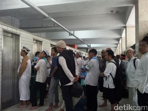 Sejumlah Massa Aksi Bela Palestina Masih Bertahan di Istiqlal