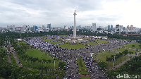 Foto diambil dari kawasan Monas sekitar pukul 07.00 WIB, Minggu (17/12)./Foto: Jepretan drone Aksi Bela Palestina/Abdul Haris Utiarahman
