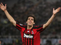 Pengguna nomor punggung 22 paling identik dengan legenda AC Milan, Kaka. (Foto: New Press/Getty Images)