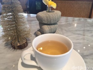Kue-kue Tradisional Tampil Modern untuk Teman Menikmati Teh Hijau